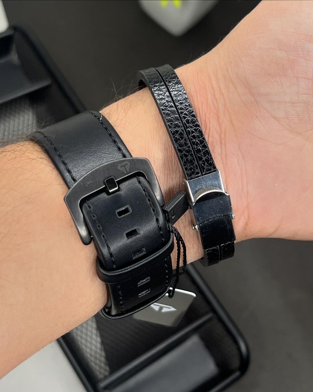 TOMI T-084 Business Watch With Bracelet