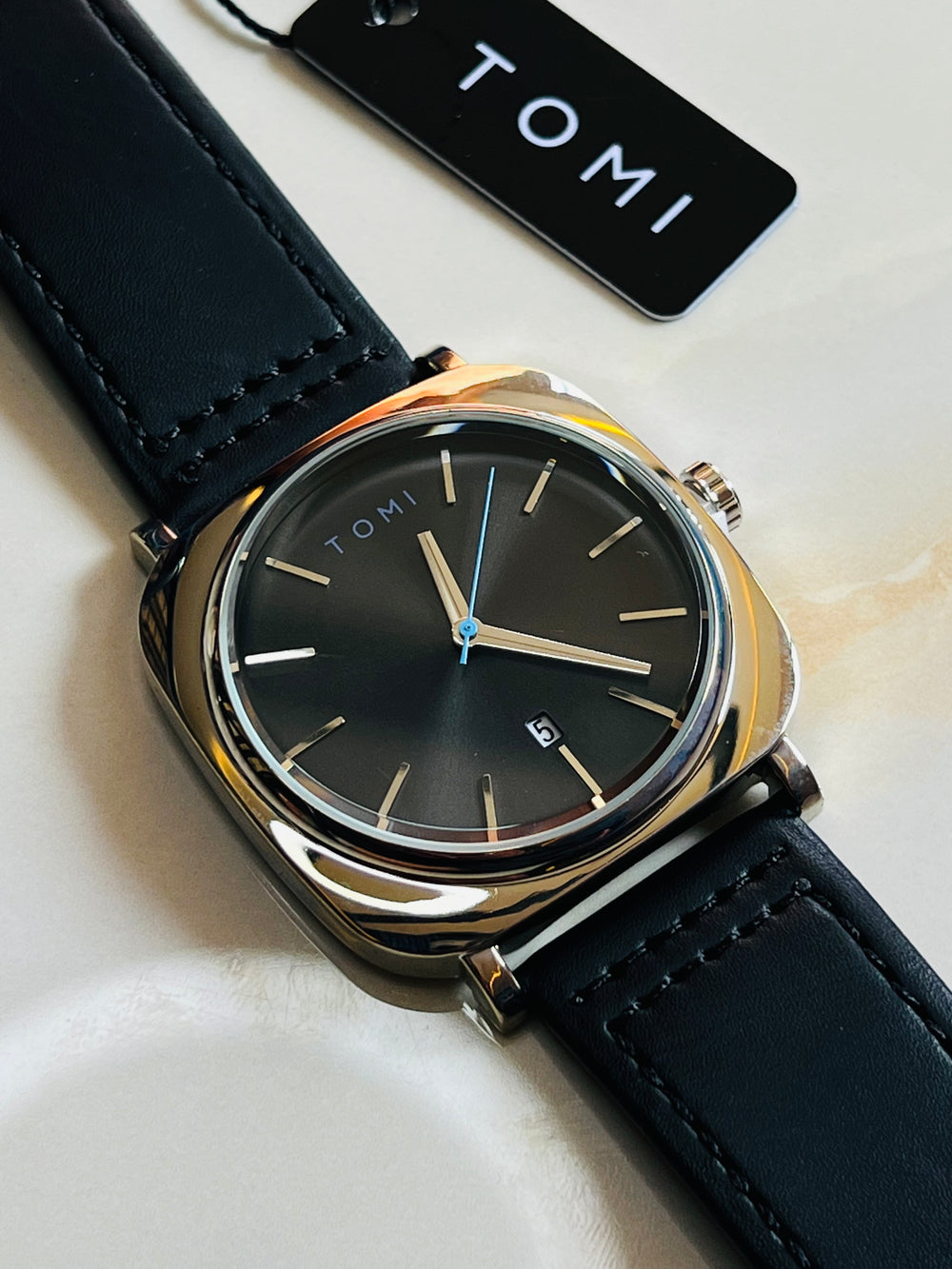TOMI T-084 Men's Watch Quartz Date Leather Strap