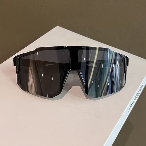 Skiing, mountaineering, and cycling goggles (windproof and sandproof)