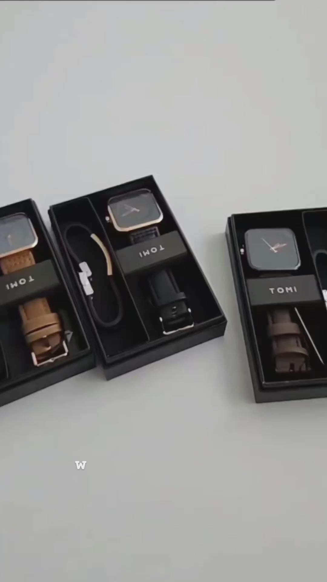 TOMI T-093 Watch With Bracelet